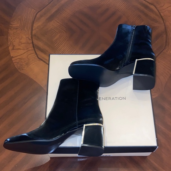 BCBGeneration Liquid Black Ankle Booties - Picture 5 of 10